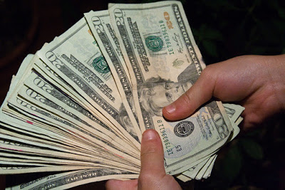 Pago a persona autorizada aunque poco de fiar [STS]