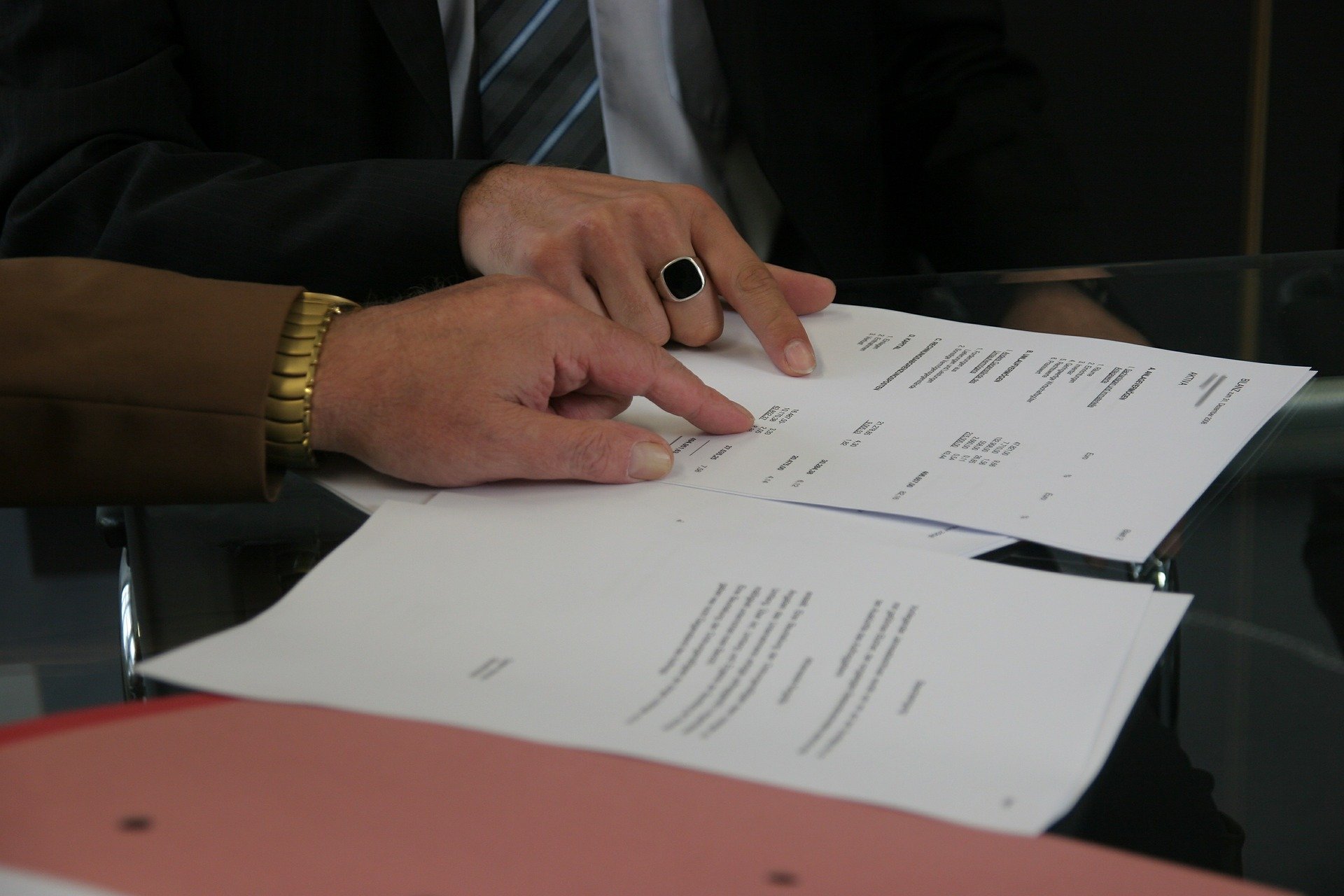 El contrato sigue siendo el mismo. [STS]